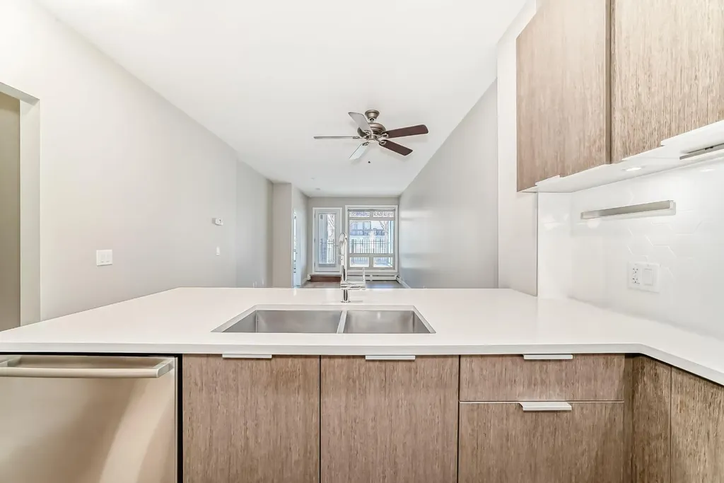 823 5 Avenue NW Calgary AB T2N 0R5