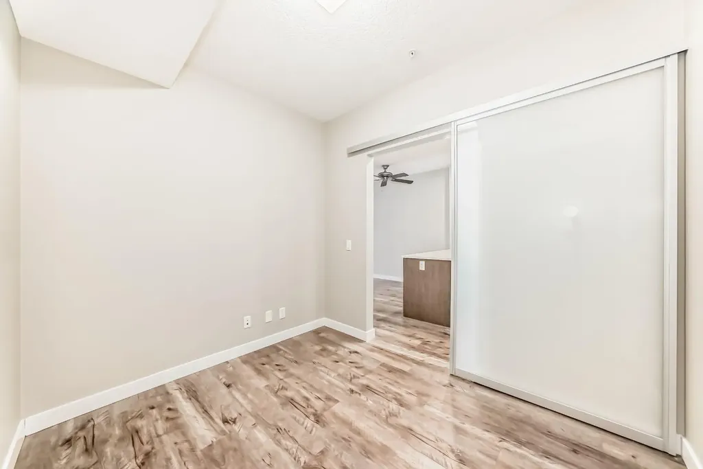 823 5 Avenue NW Calgary AB T2N 0R5