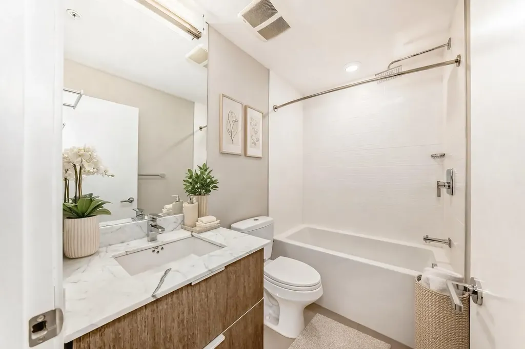 823 5 Avenue NW Calgary AB T2N 0R5
