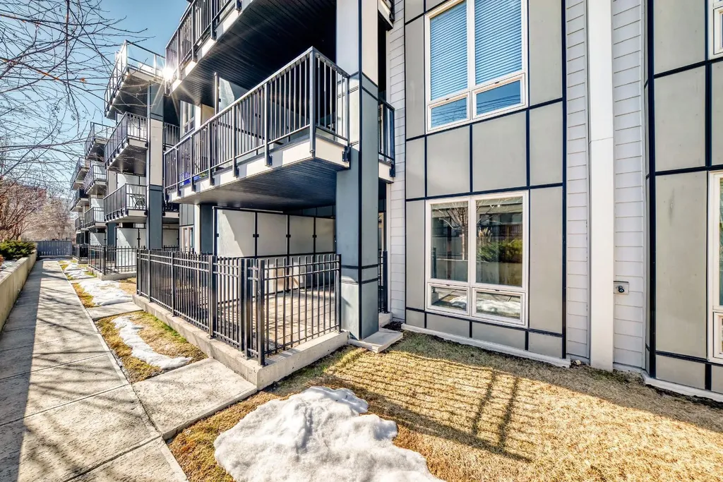 823 5 Avenue NW Calgary AB T2N 0R5