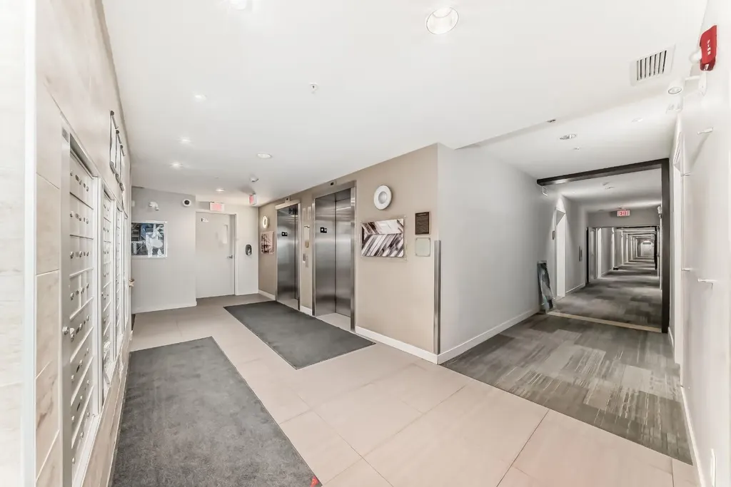 823 5 Avenue NW Calgary AB T2N 0R5
