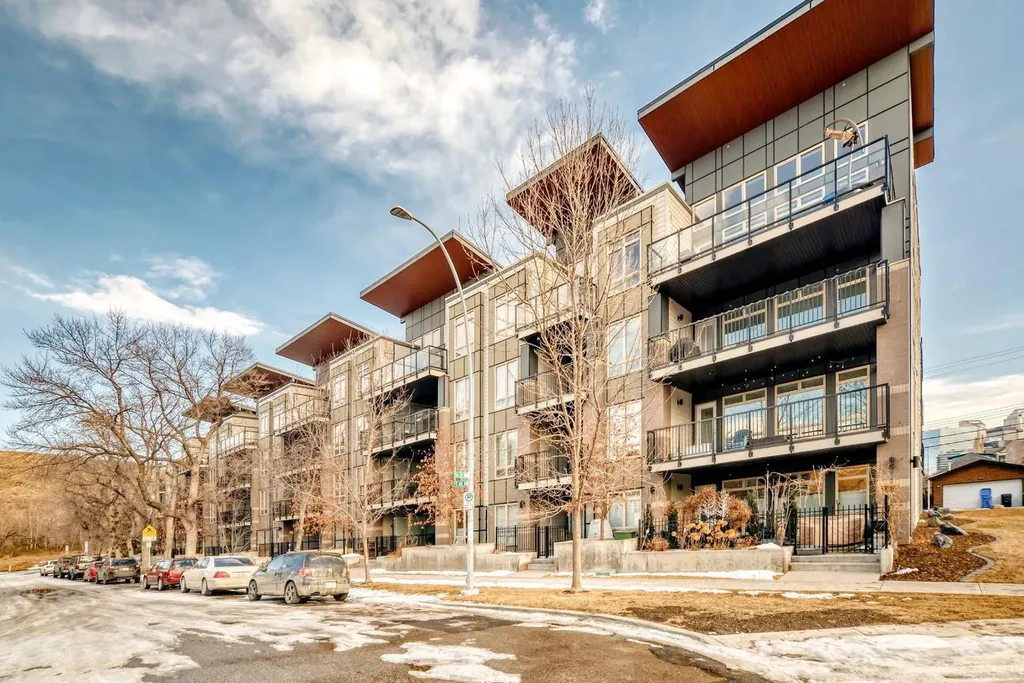 823 5 Avenue NW Calgary AB T2N 0R5