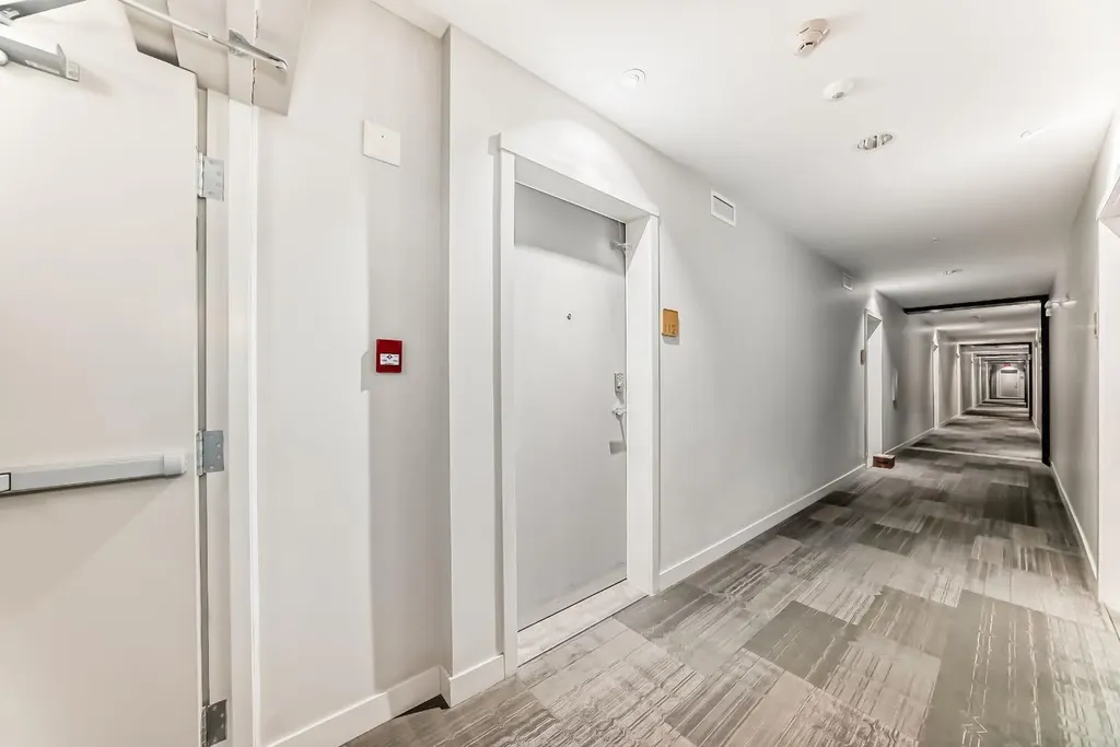 823 5 Avenue NW Calgary AB T2N 0R5