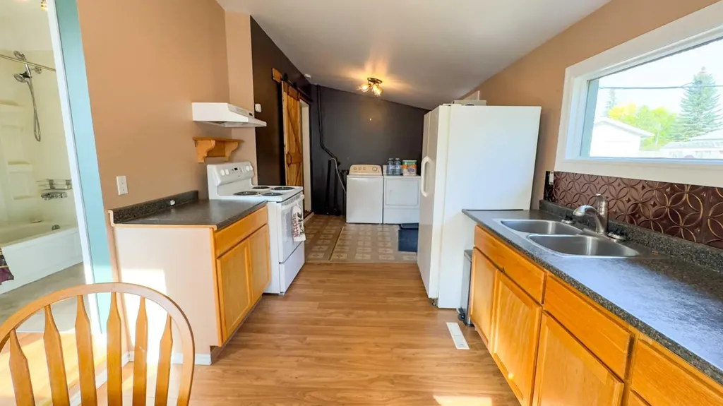 1025 14 Street Wainwright AB T9W1K6