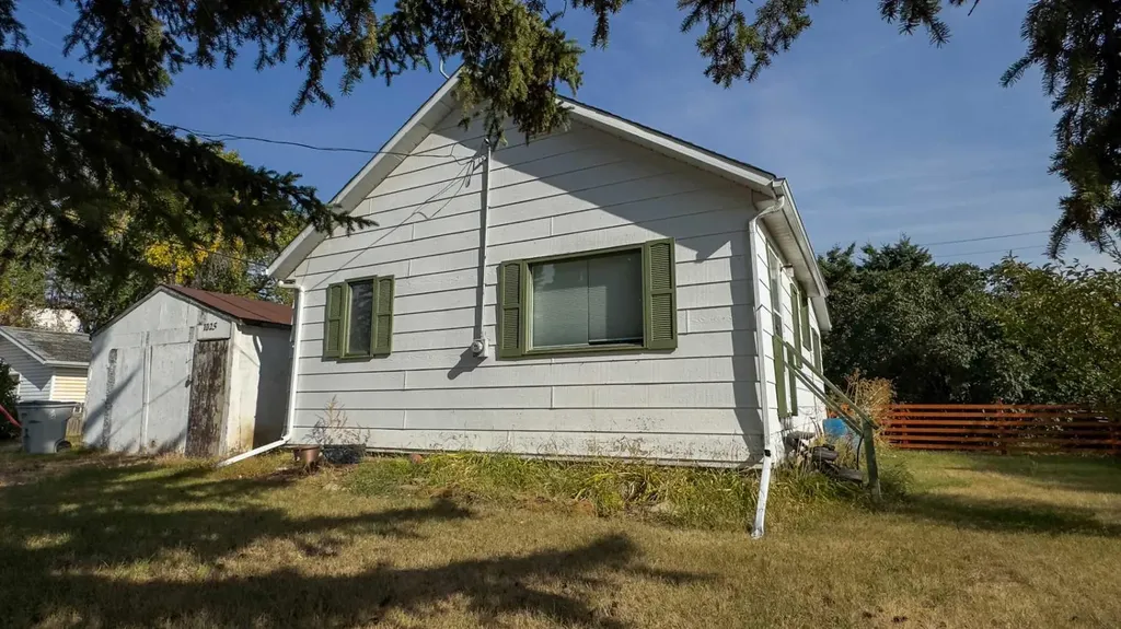 1025 14 Street Wainwright AB T9W1K6