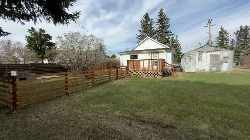 1025 14 Street Wainwright AB T9W1K6