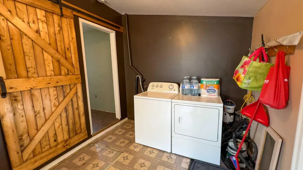 1025 14 Street Wainwright AB T9W1K6