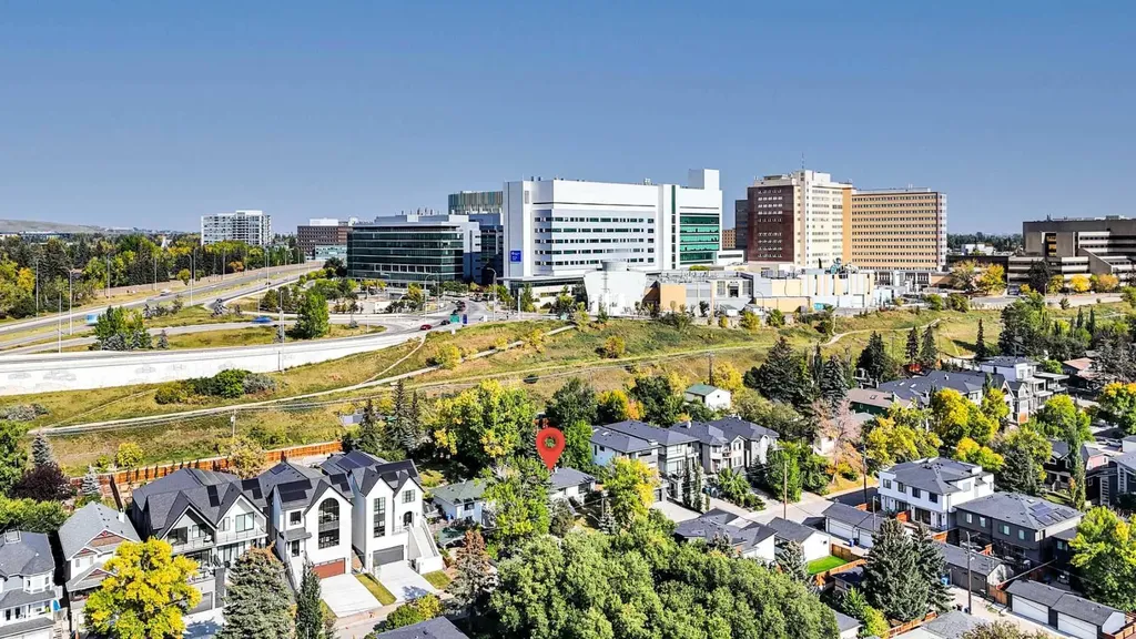 3652 8 Avenue NW Calgary AB T2N1E1