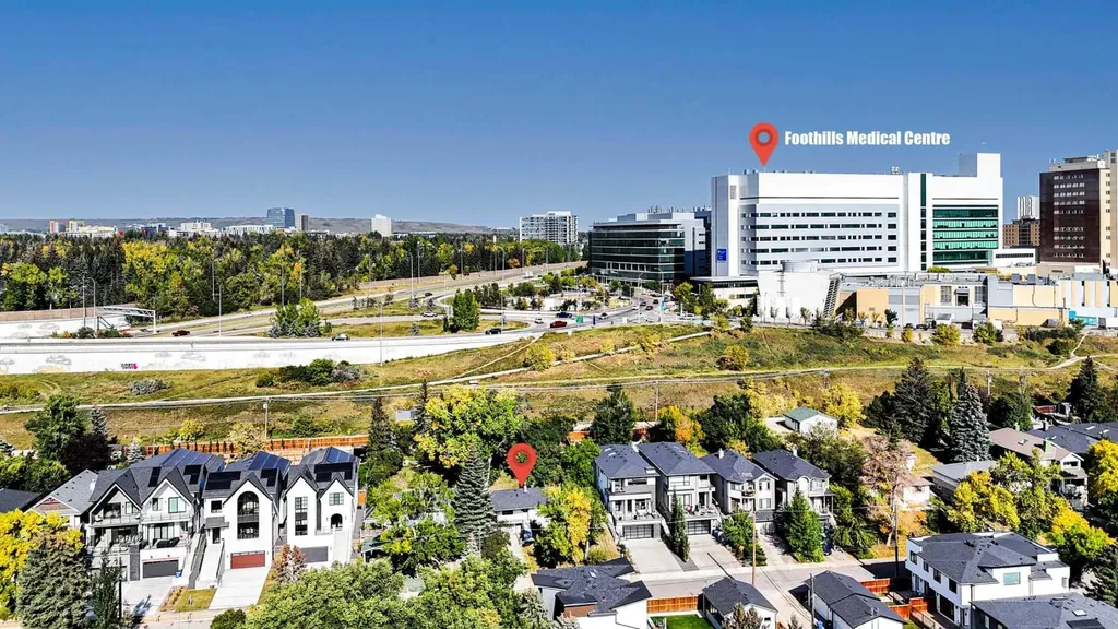 3652 8 Avenue NW Calgary AB T2N1E1