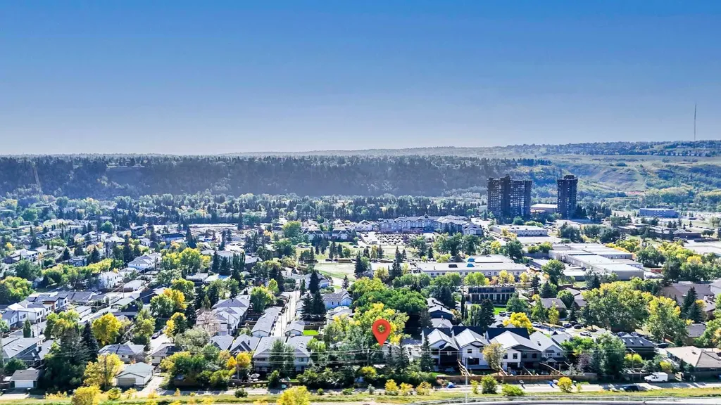 3652 8 Avenue NW Calgary AB T2N1E1