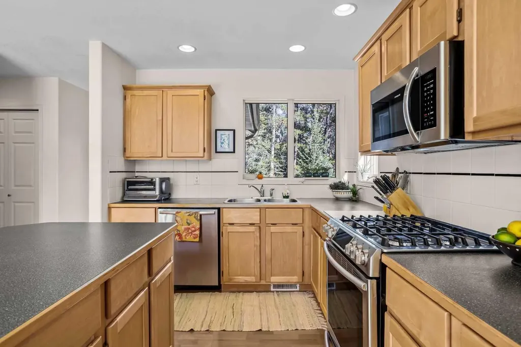 147 Benchlands Terrace S Canmore AB T1W 1G2
