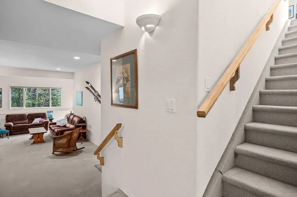 147 Benchlands Terrace S Canmore AB T1W 1G2