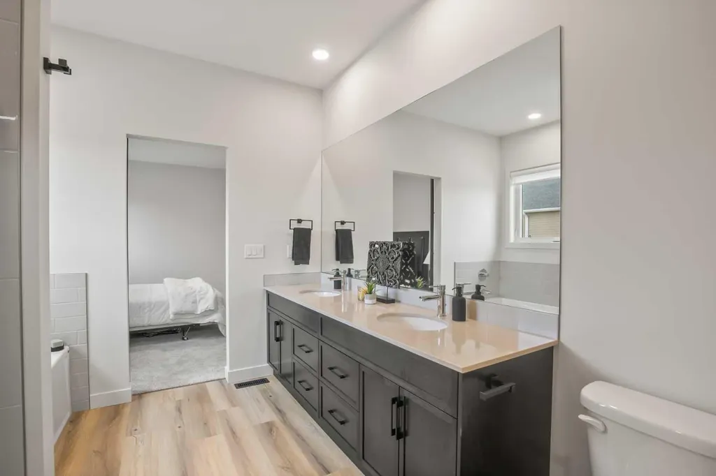 151 Cedar Square Blackfalds AB T4M 0A2