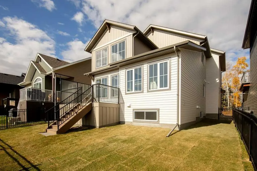 5 Songbird Green Sylvan Lake AB T4S 0S6