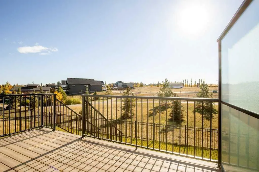 5 Songbird Green Sylvan Lake AB T4S 0S6