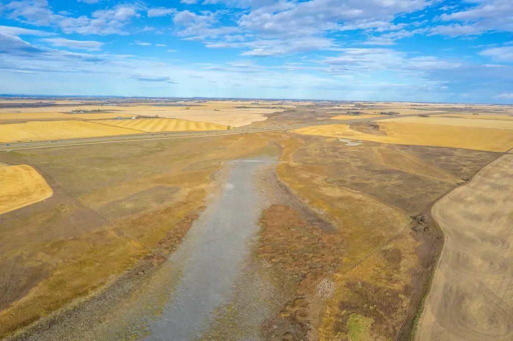 NW-1-31-1-W5 Range Road 10a Rural Mountain View County AB T0M0N0