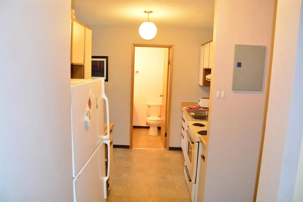 10118 100 Avenue Peace River AB T8S1R3