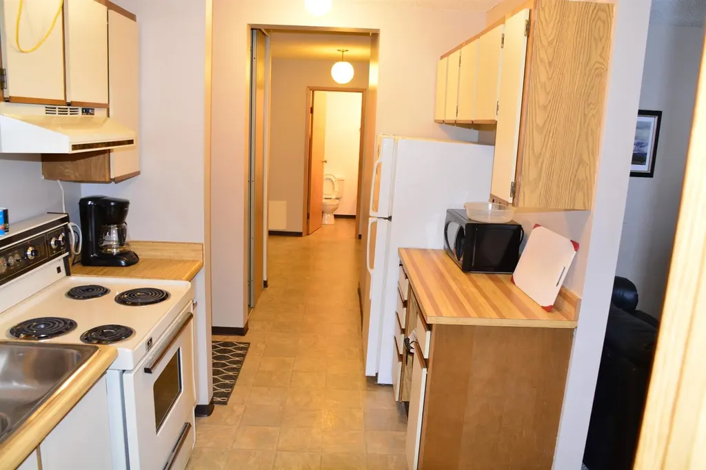 10118 100 Avenue Peace River AB T8S1R3