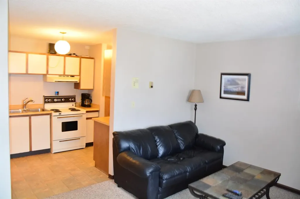 10118 100 Avenue Peace River AB T8S1R3