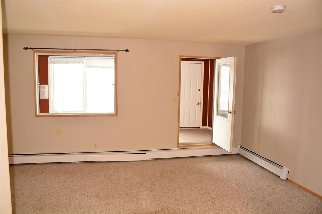 10118 100 Avenue Peace River AB T8S1R3