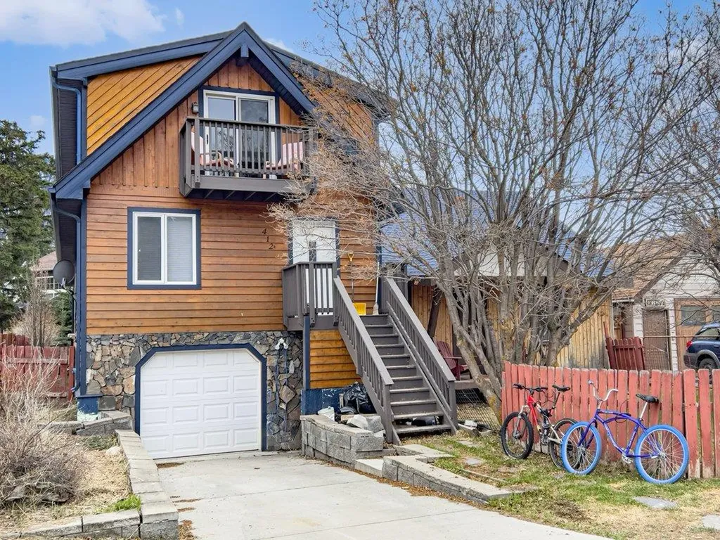 412 Cougar Street Banff AB T1L1A1