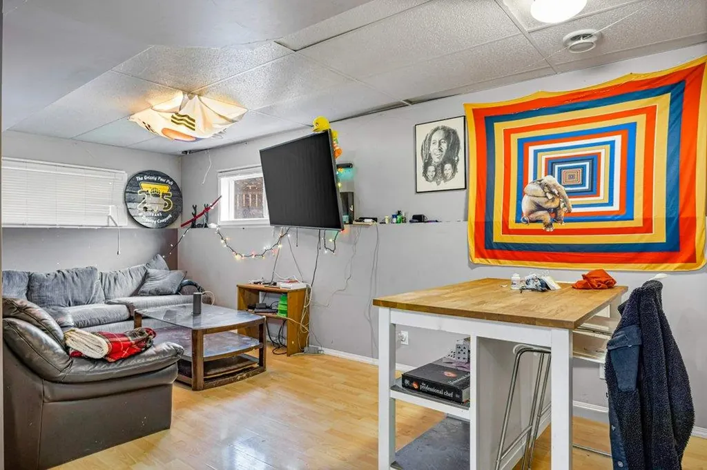 412 Cougar Street Banff AB T1L1A1