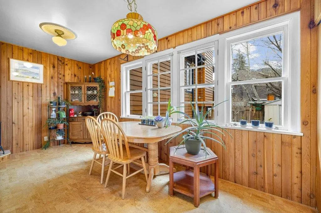 412 Cougar Street Banff AB T1L1A1