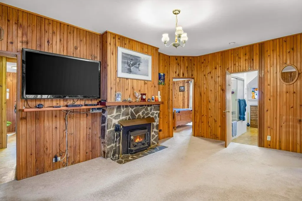 412 Cougar Street Banff AB T1L1A1
