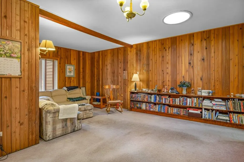 412 Cougar Street Banff AB T1L1A1