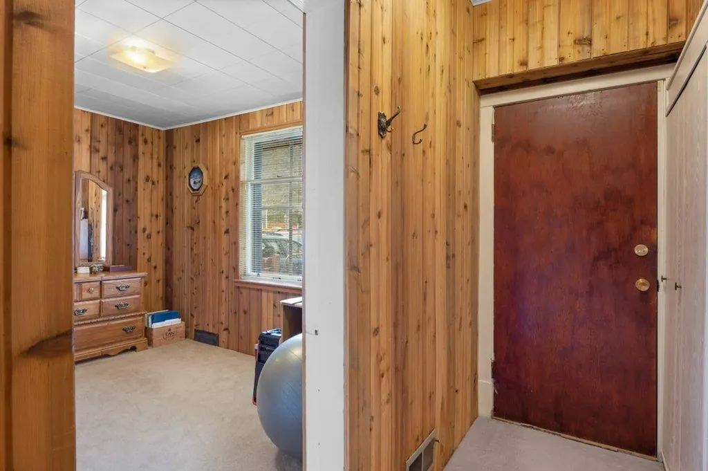 412 Cougar Street Banff AB T1L1A1