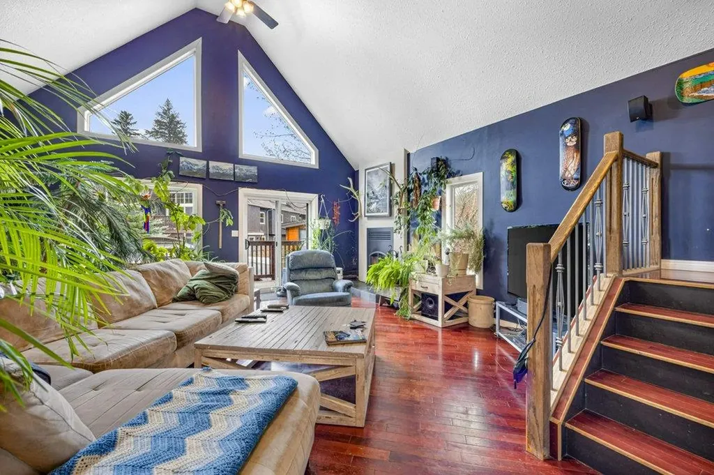 412 Cougar Street Banff AB T1L1A1