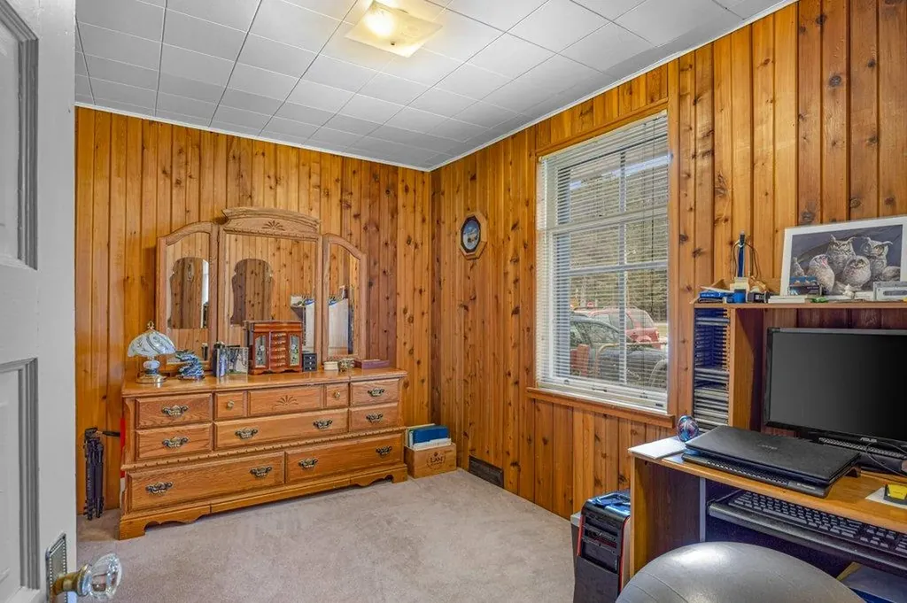 412 Cougar Street Banff AB T1L1A1