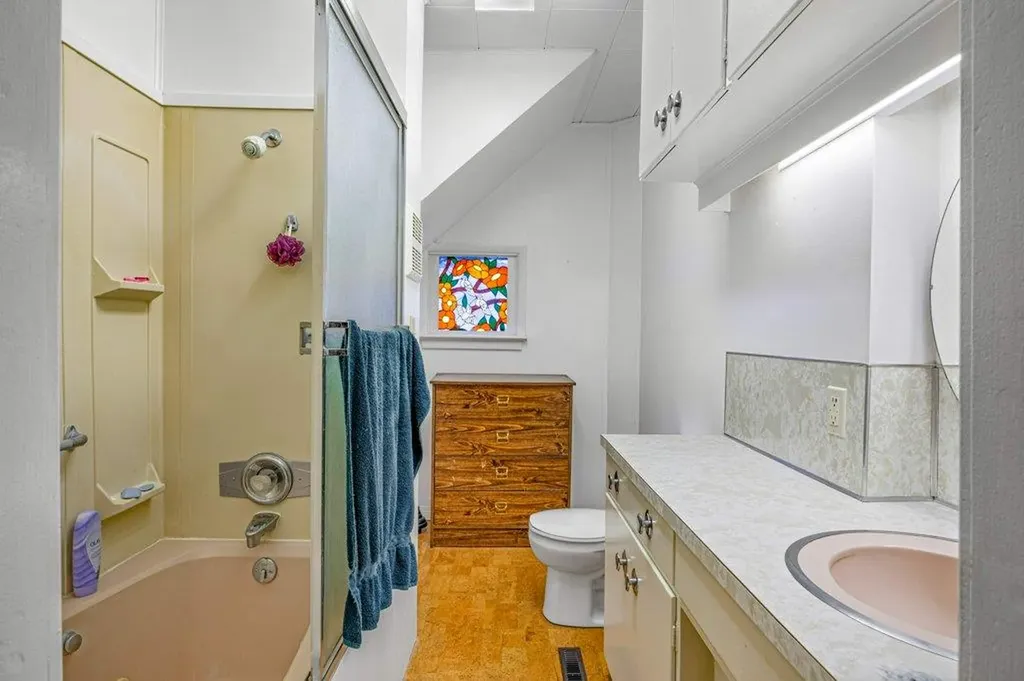 412 Cougar Street Banff AB T1L1A1