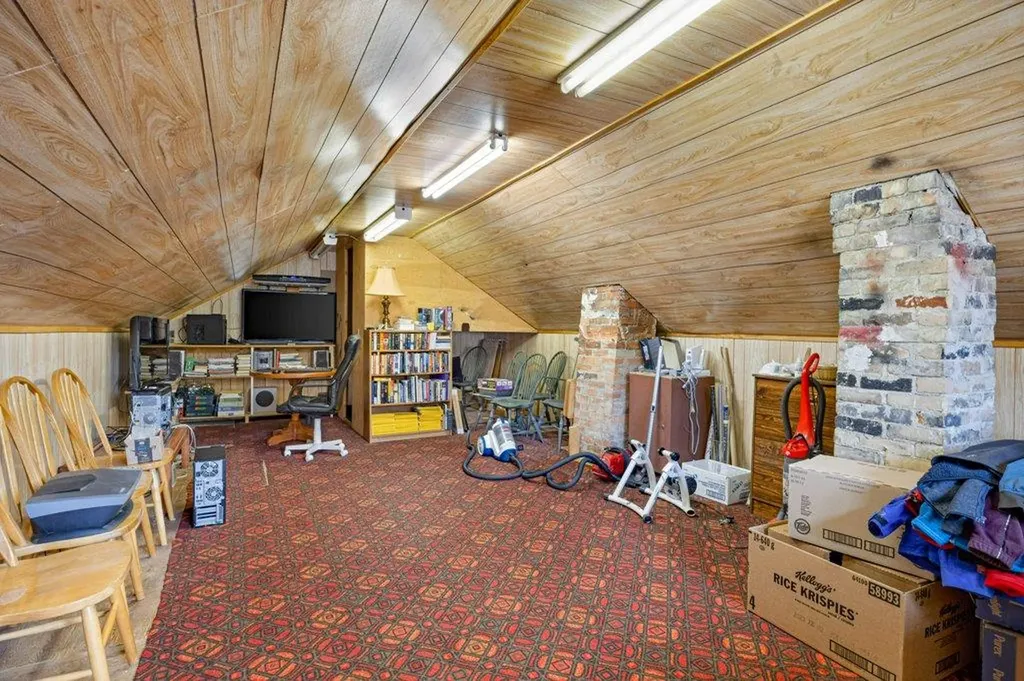 412 Cougar Street Banff AB T1L1A1