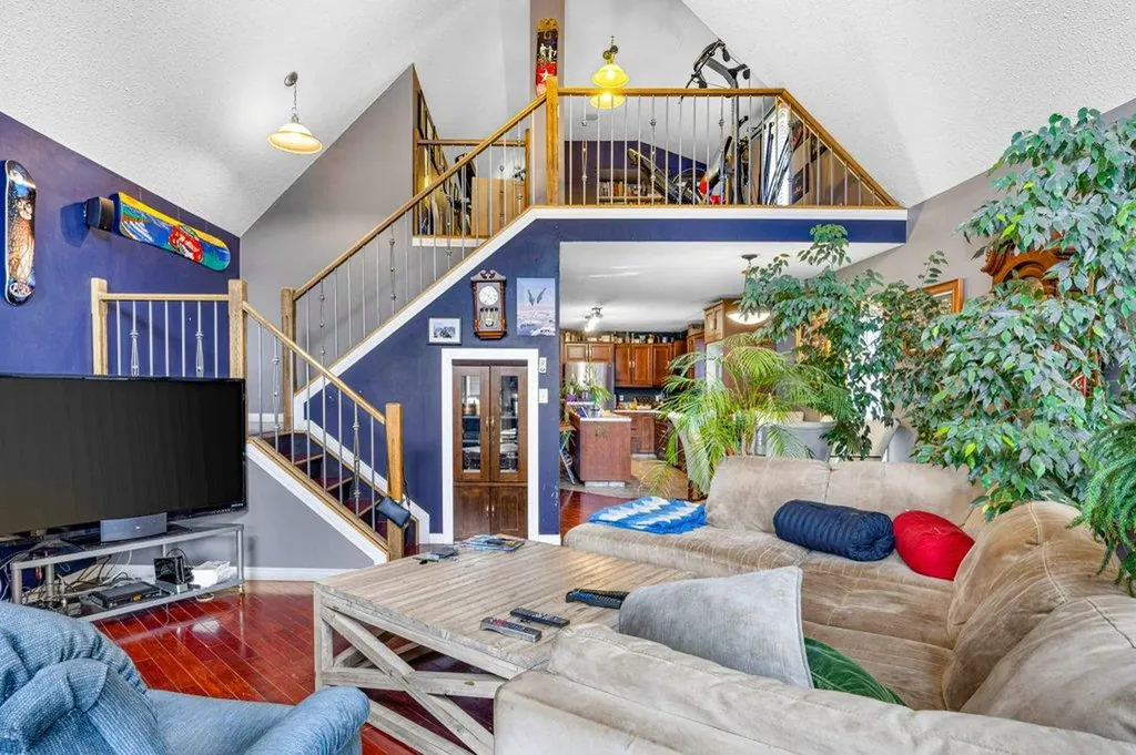 412 Cougar Street Banff AB T1L1A1