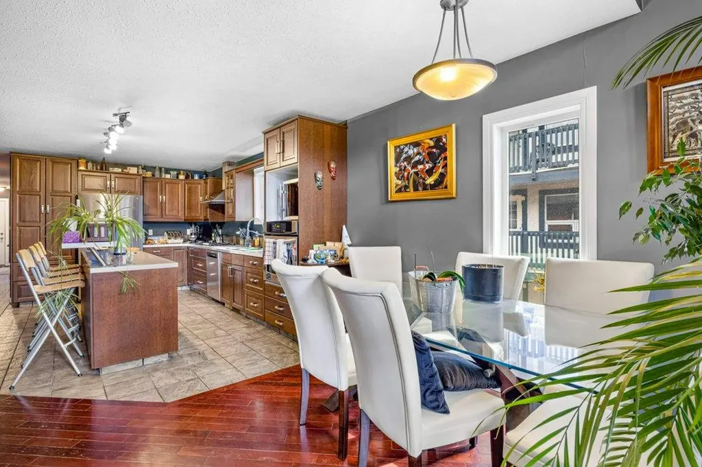 412 Cougar Street Banff AB T1L1A1