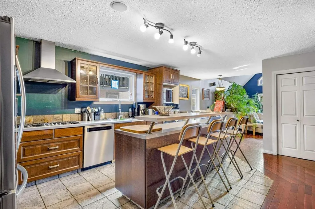 412 Cougar Street Banff AB T1L1A1