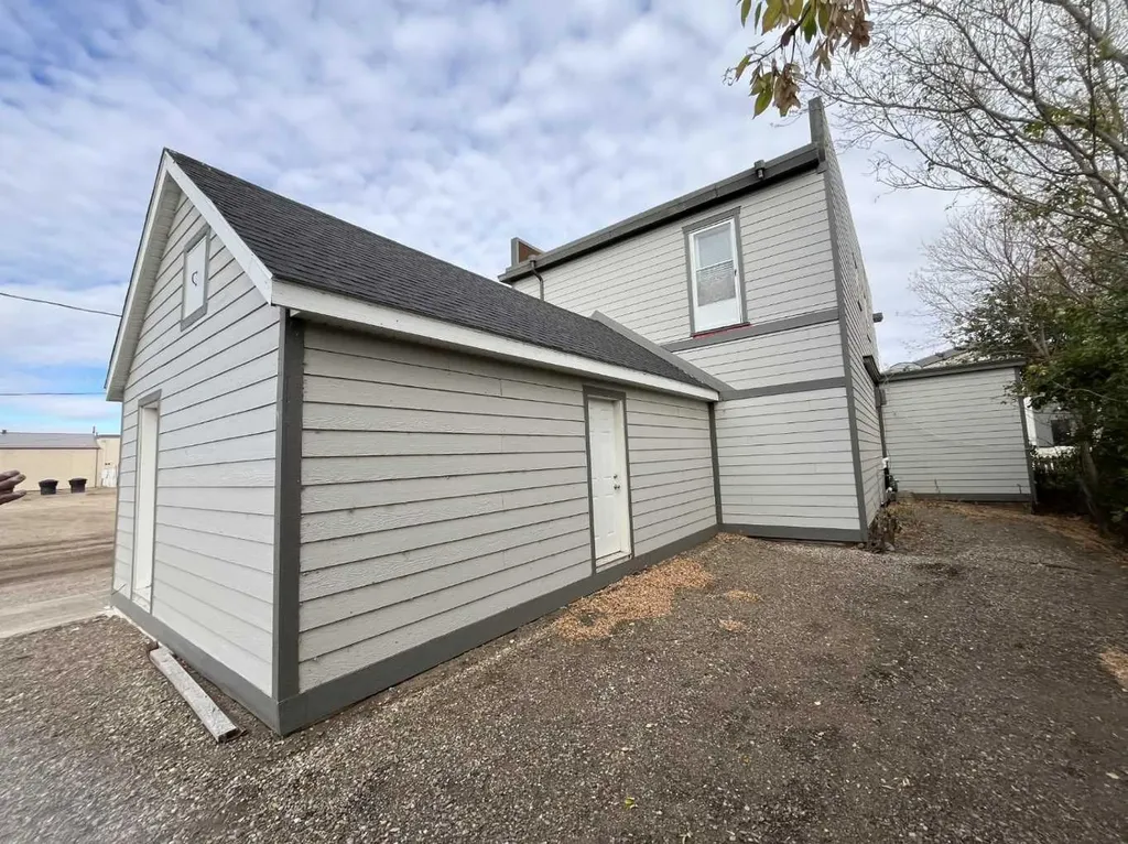 218 Main Street Burdett AB T0K 0J0