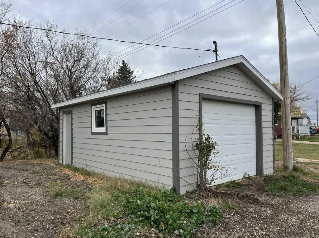 218 Main Street Burdett AB T0K 0J0