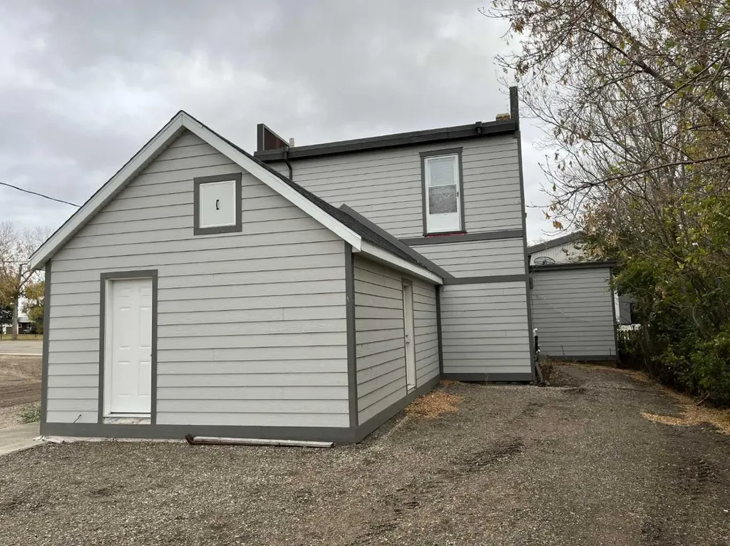 218 Main Street Burdett AB T0K 0J0