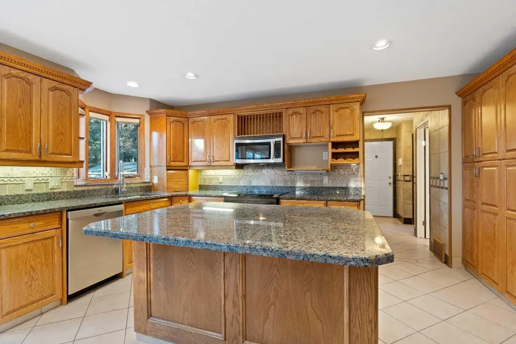 101 Park Drive Whitecourt AB T7S 1S6