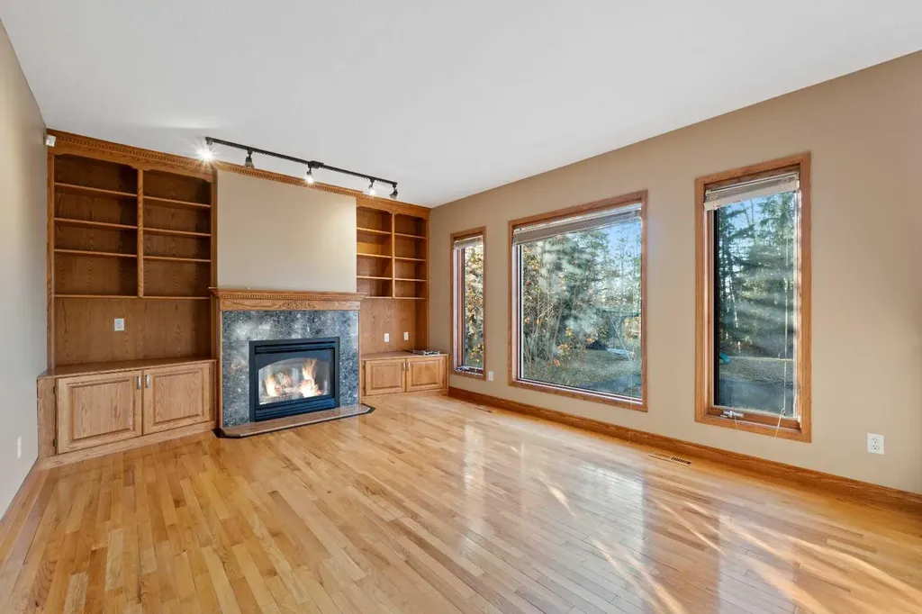 101 Park Drive Whitecourt AB T7S 1S6