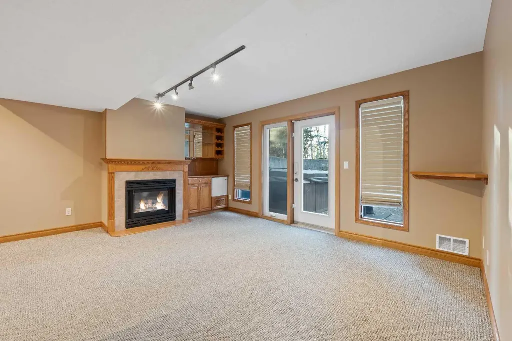 101 Park Drive Whitecourt AB T7S 1S6