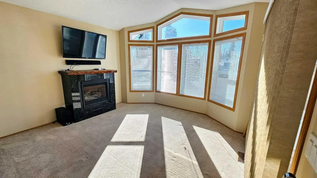 32351 Range Road 55 Rural Mountain View County AB T0M 1X0