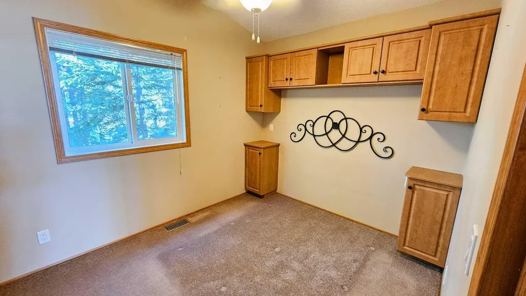 32351 Range Road 55 Rural Mountain View County AB T0M 1X0