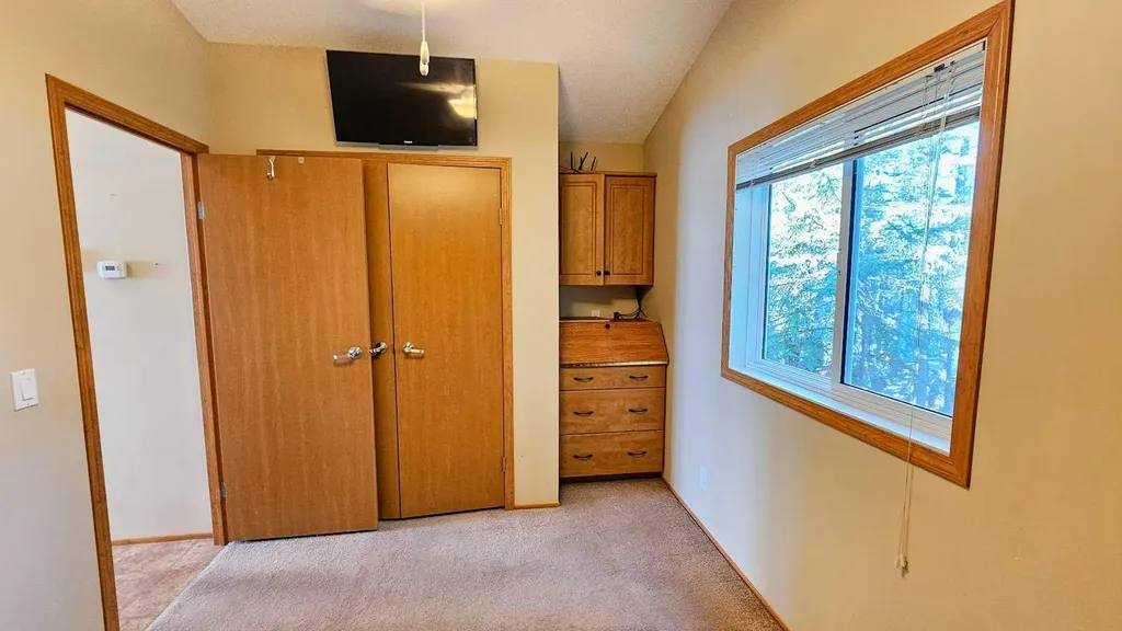 32351 Range Road 55 Rural Mountain View County AB T0M 1X0