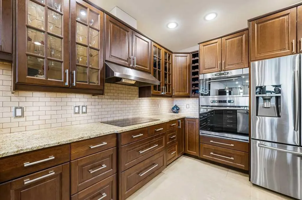103 10 Avenue NW Calgary AB T2M 0B4