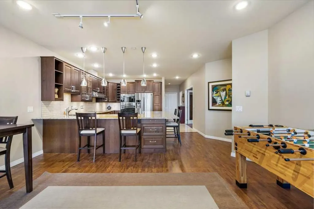 103 10 Avenue NW Calgary AB T2M 0B4