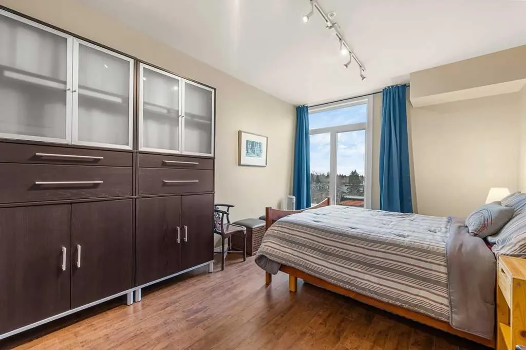 103 10 Avenue NW Calgary AB T2M 0B4