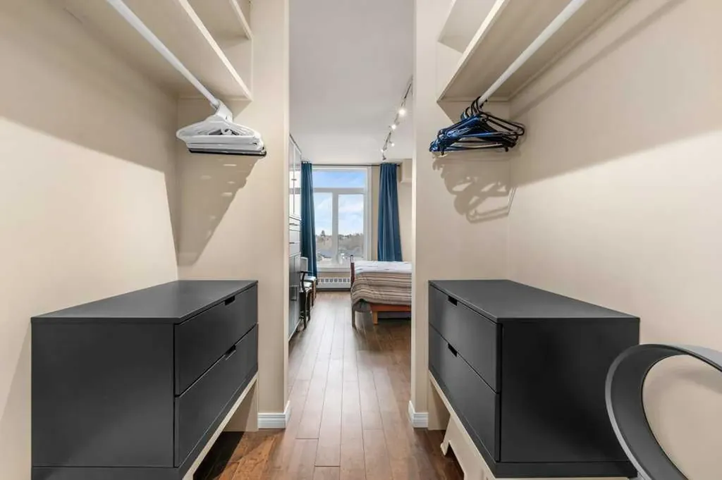 103 10 Avenue NW Calgary AB T2M 0B4